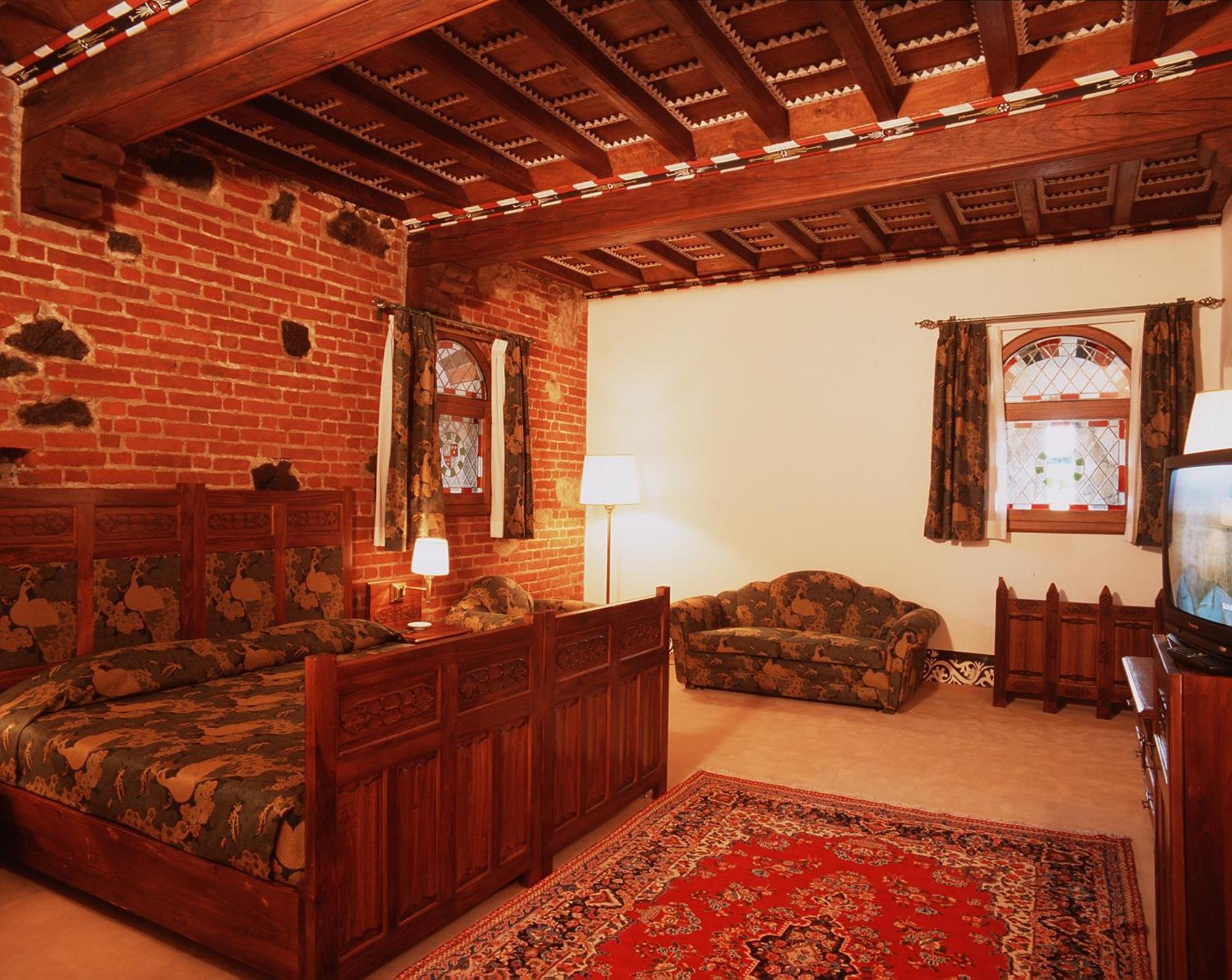 Castello Di Pavone Hotel Pavone Canavese Kültér fotó