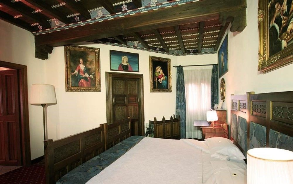 Castello Di Pavone Hotel Pavone Canavese Kültér fotó