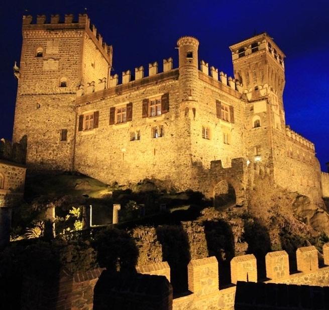Castello Di Pavone Hotel Pavone Canavese Kültér fotó